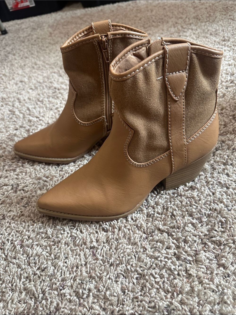 NEW Women’s Ankle Booties in Tan – Stylish Western-Inspired Heel size 7 1/2